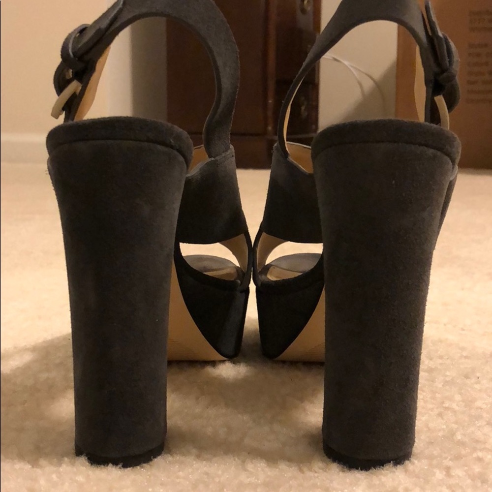 SOLD Michael Kors heels - Picture 4 of 5